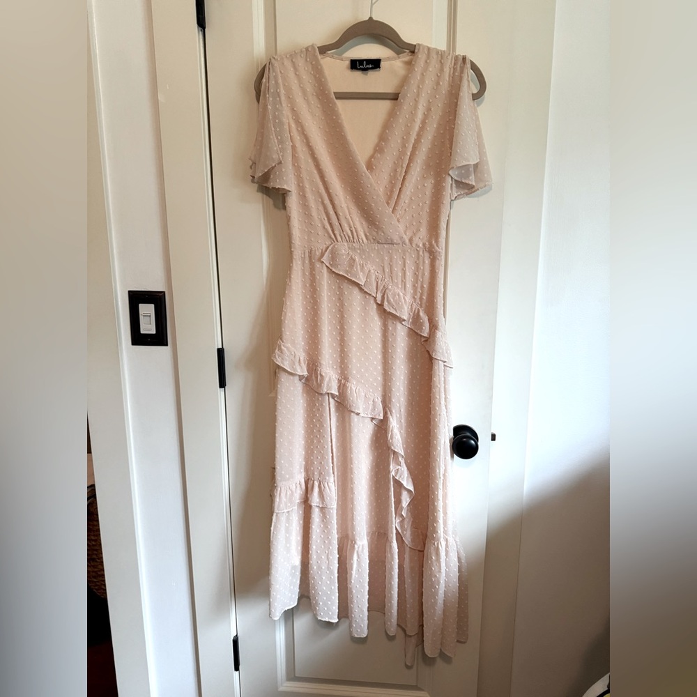 Lulu's Cream Tiered Flutter Sleeve Sundress XS